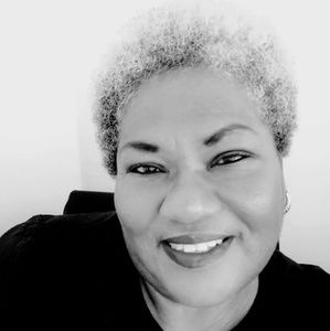 Meet your Posher, Paula